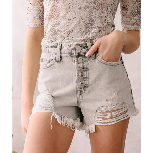 Vervet Super High Rise Destroyed Distressed Raw Hem Light Gray Shorts Size M - Picture 3 of 14